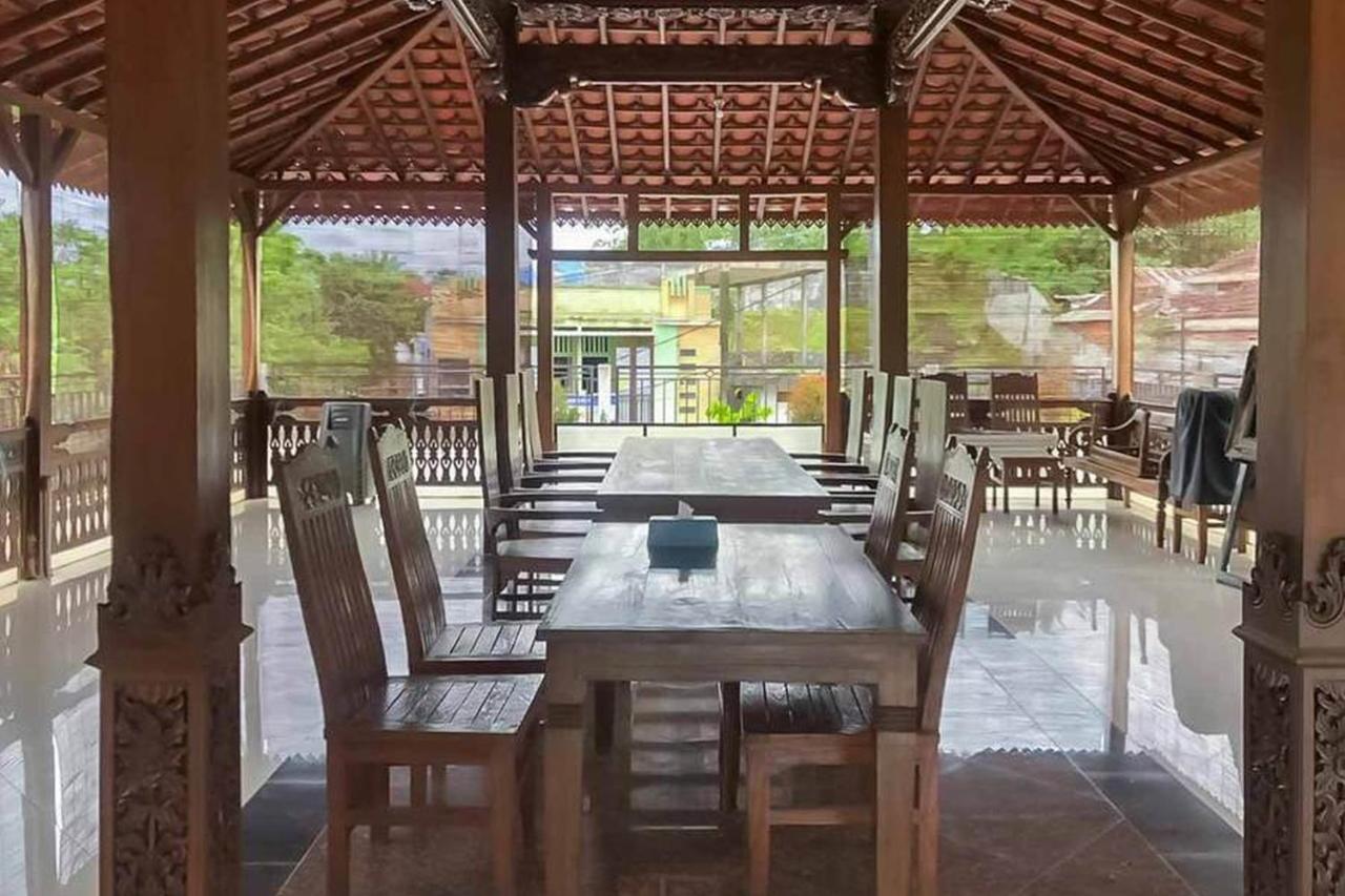 Hotel Malang Hill Syariah Redpartner Exterior foto