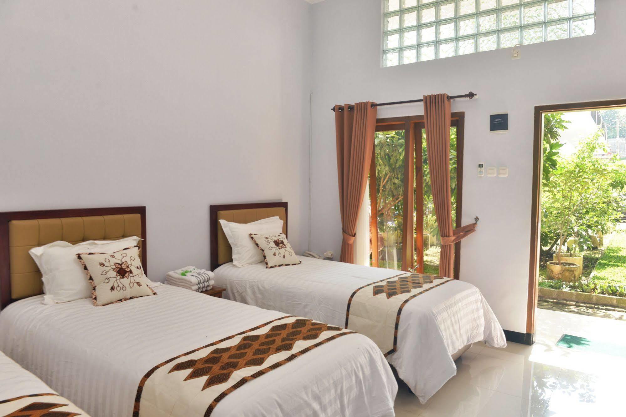 Hotel Malang Hill Syariah Redpartner Exterior foto