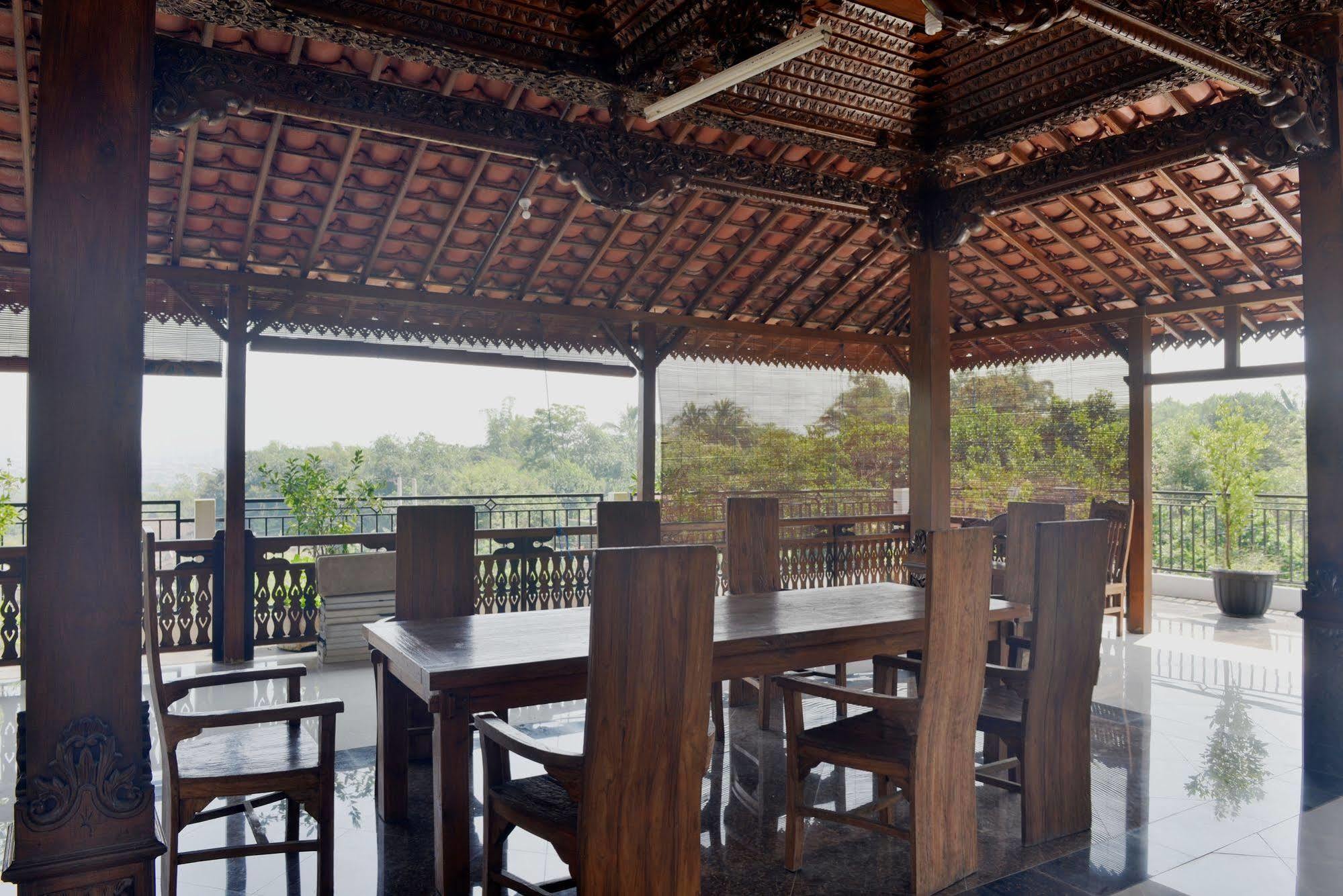 Hotel Malang Hill Syariah Redpartner Exterior foto
