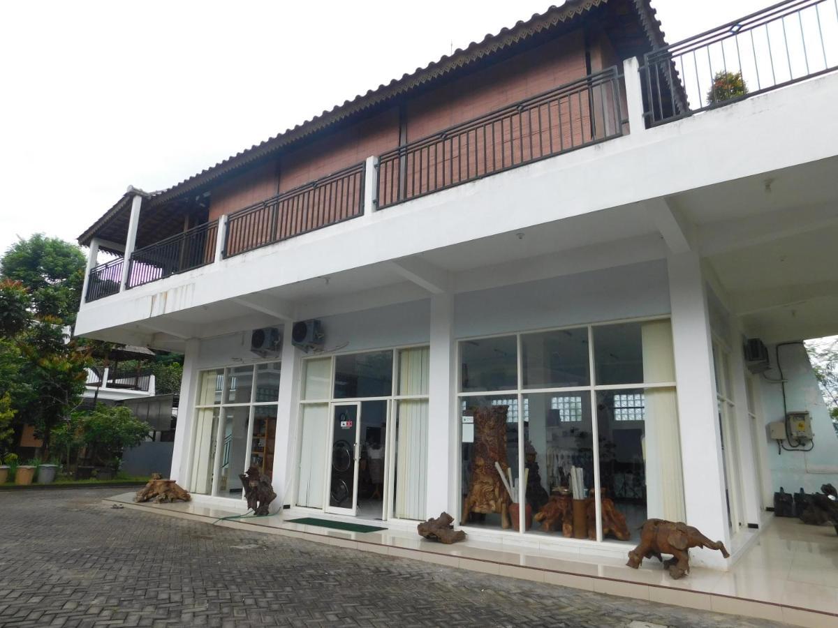 Hotel Malang Hill Syariah Redpartner Exterior foto